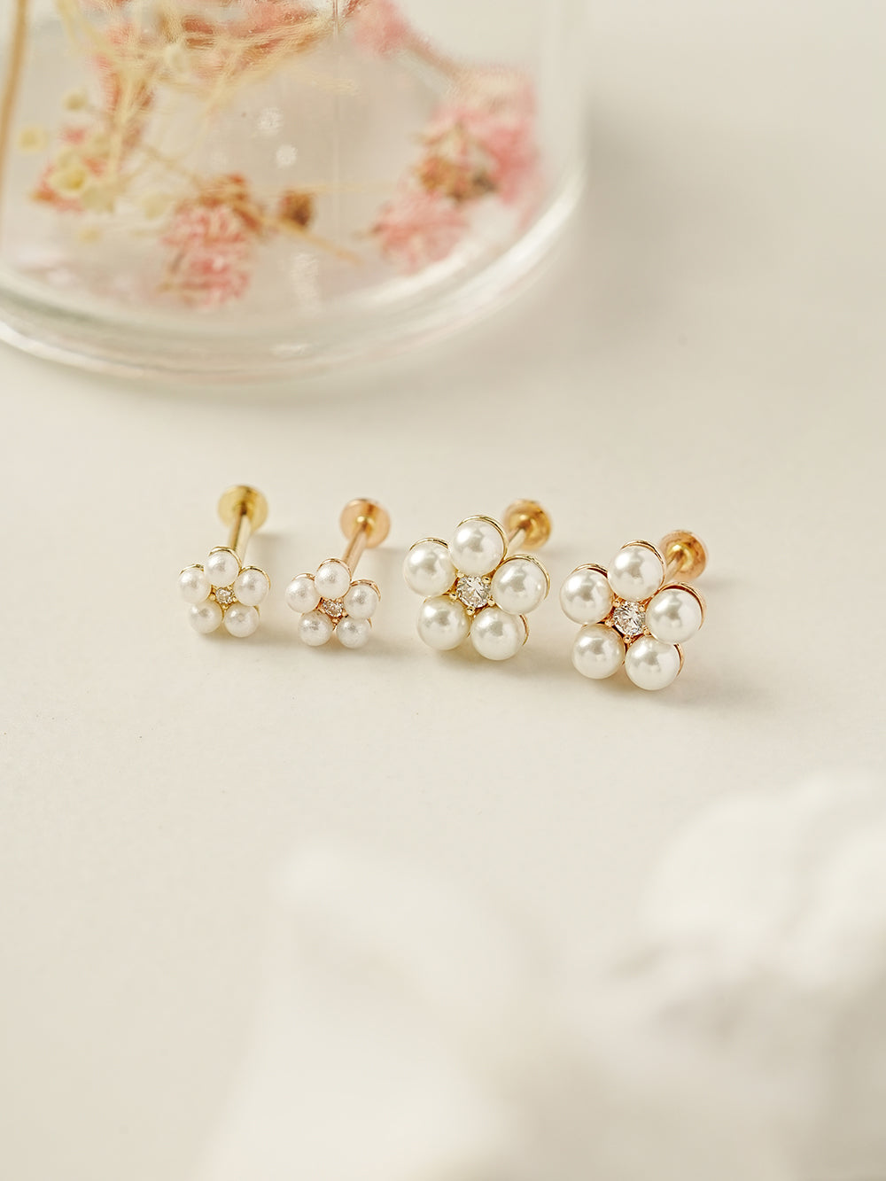 14K Gold Internally Threaded Lovely Pearl Flower Labret Piercing 18G16G