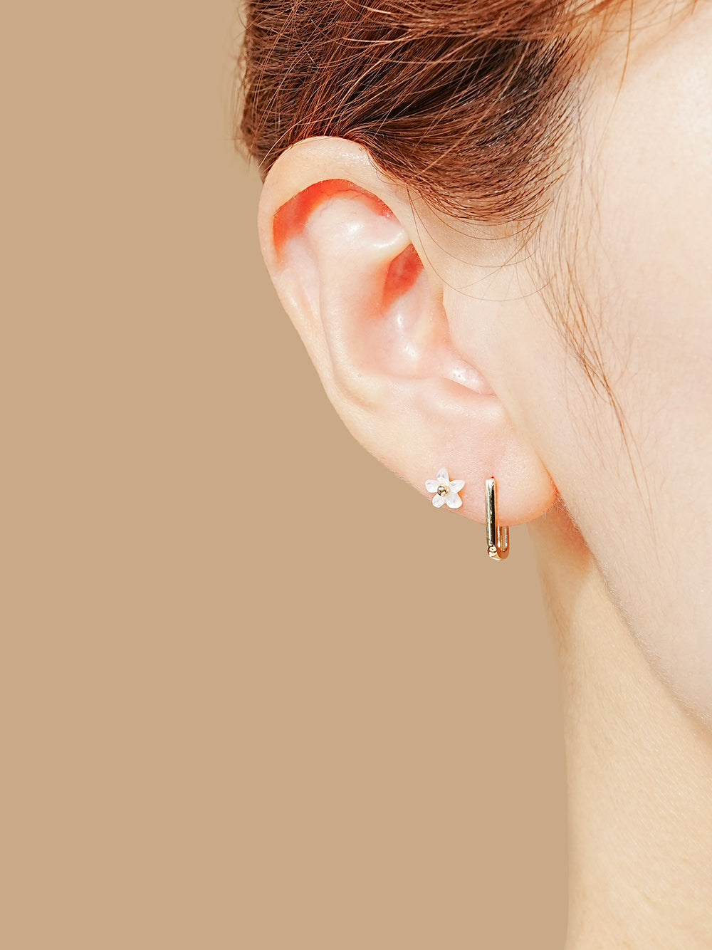 14K Gold Mother of pearl flower Cartilage Earring 20G