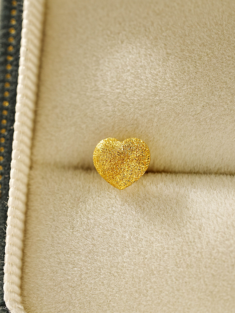 24K Gold Heart Cartilage Earring 20G