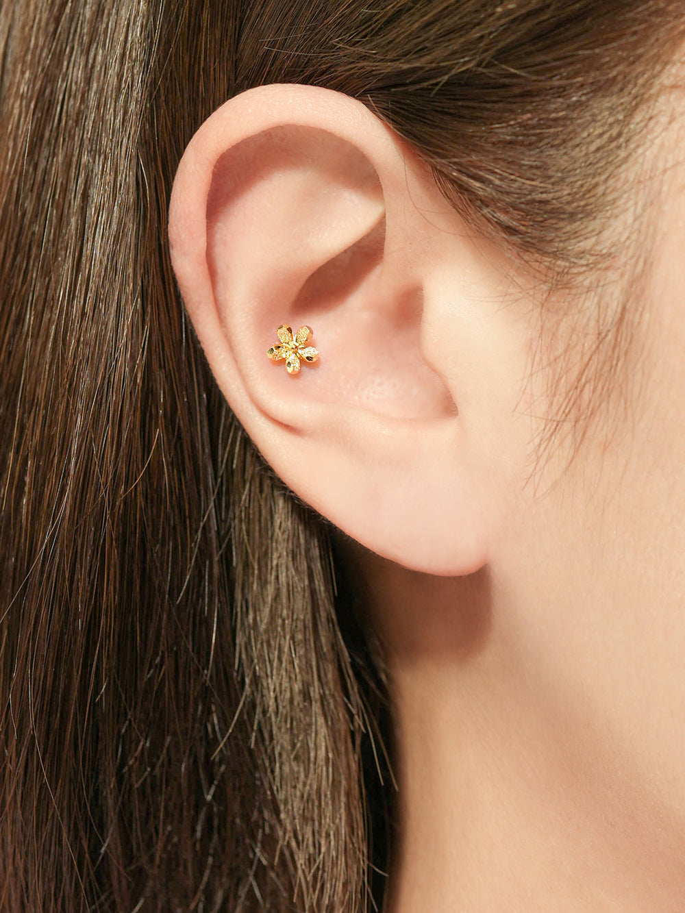 24K Gold Shine Flower Cartilage Earring 20G