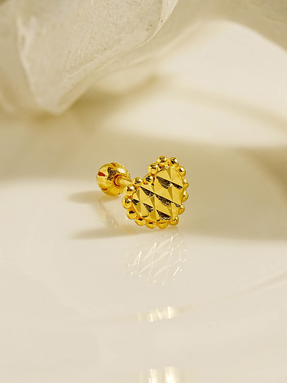 24K Gold Cutting Heart Cartilage Earring 20G