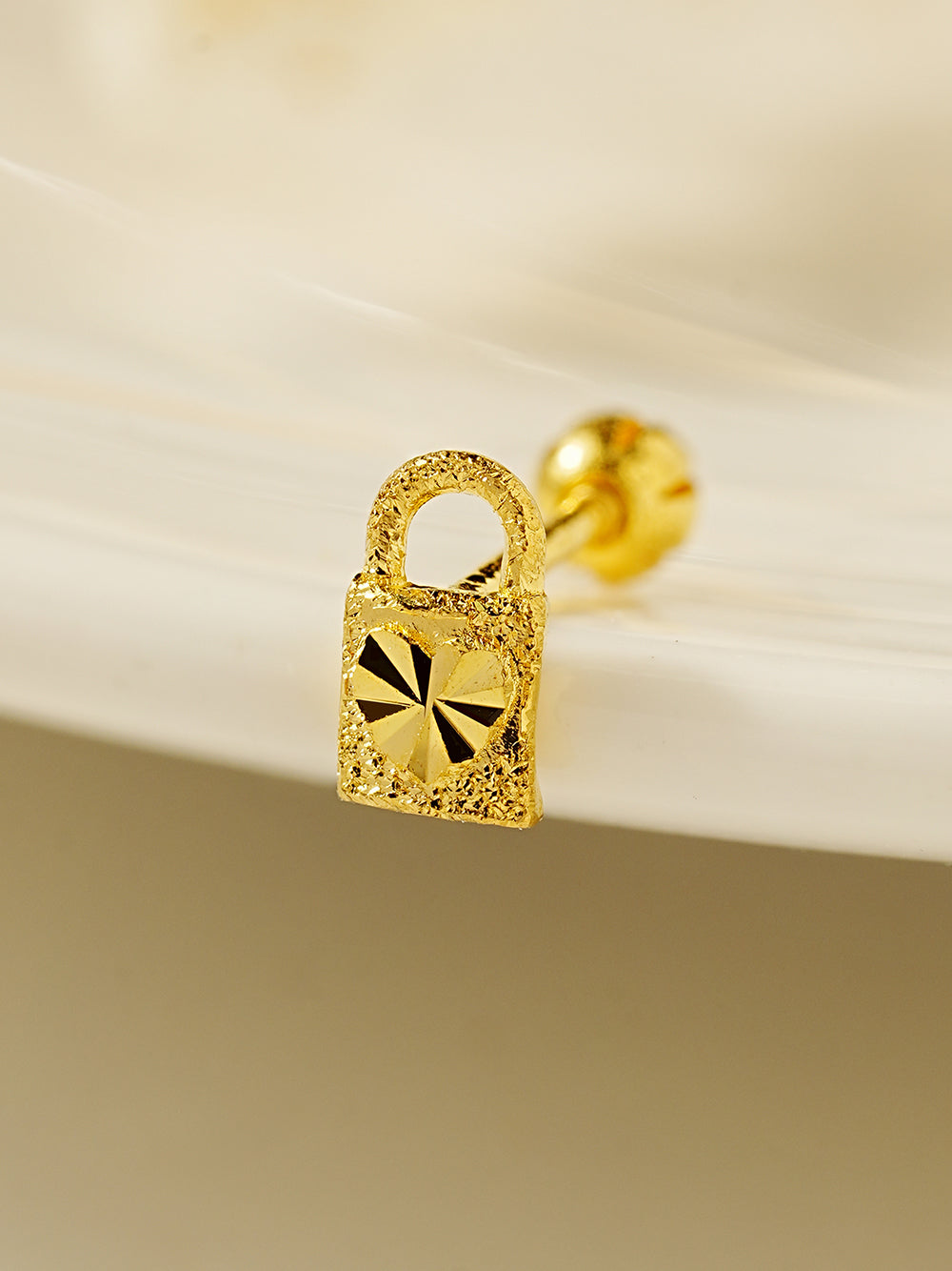 24K Gold Heart Lock Cartilage Earring 20G