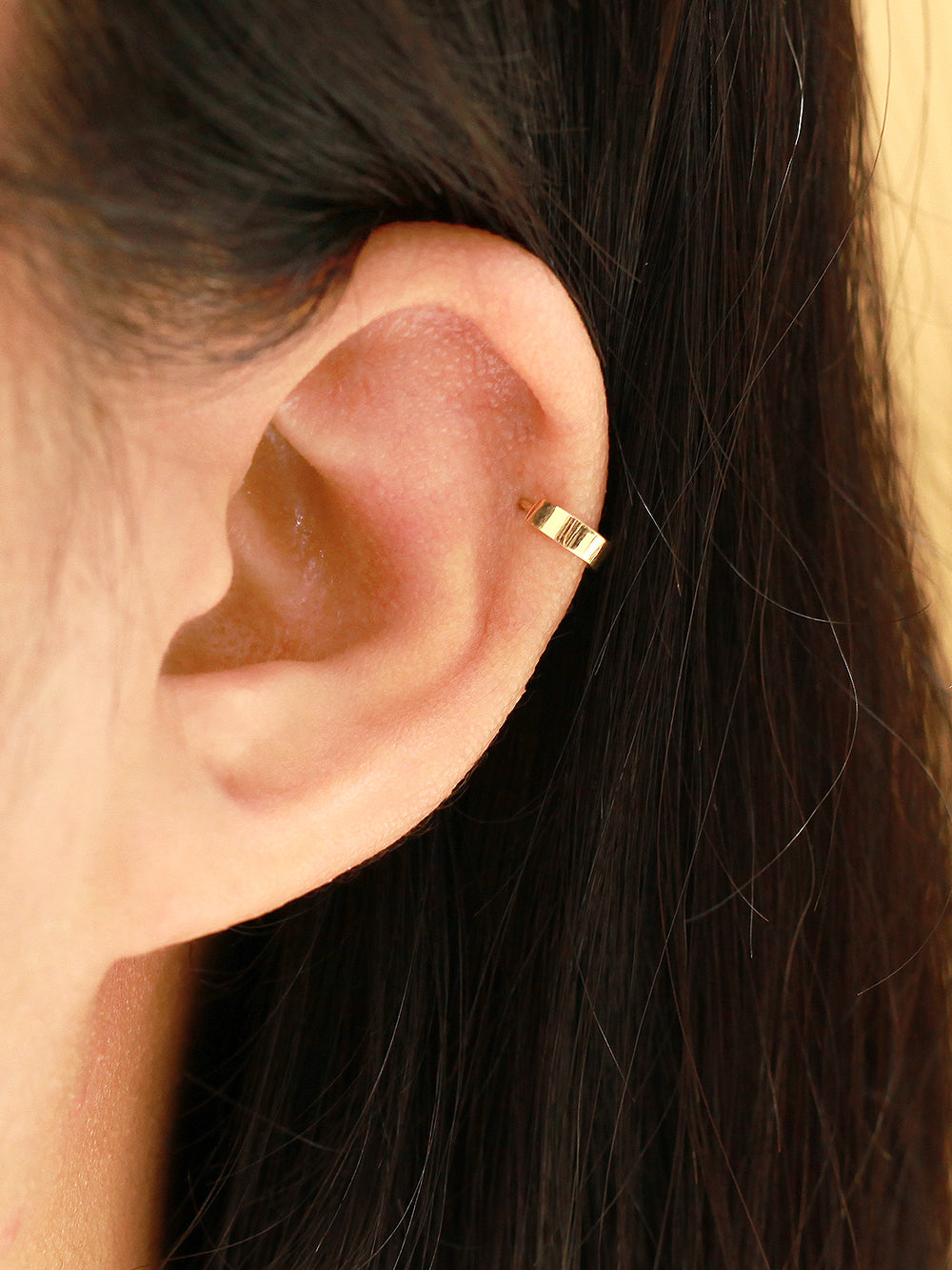 14K Gold Plain Bold Conch Hoop Earring