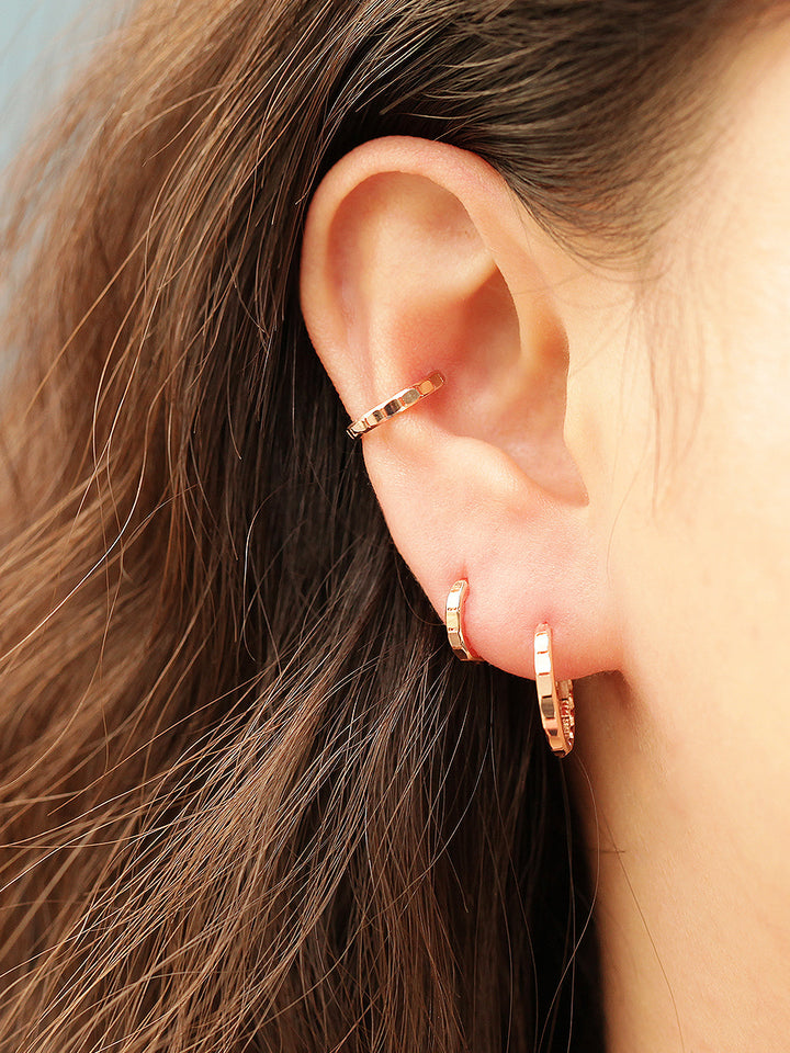 14K Gold Wavy Conch Hoop Earring