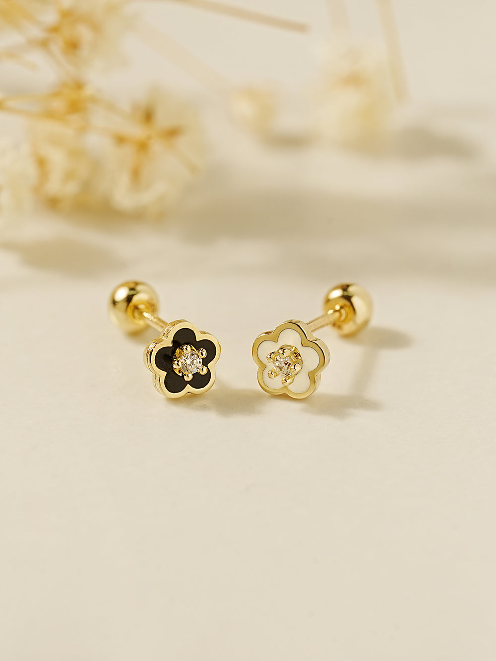 14K Gold Anica Flower Cartilage Earring 20G