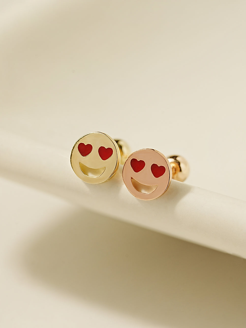 14K Gold Enamel Heart Eyes Smile Cartilage Earring 20G