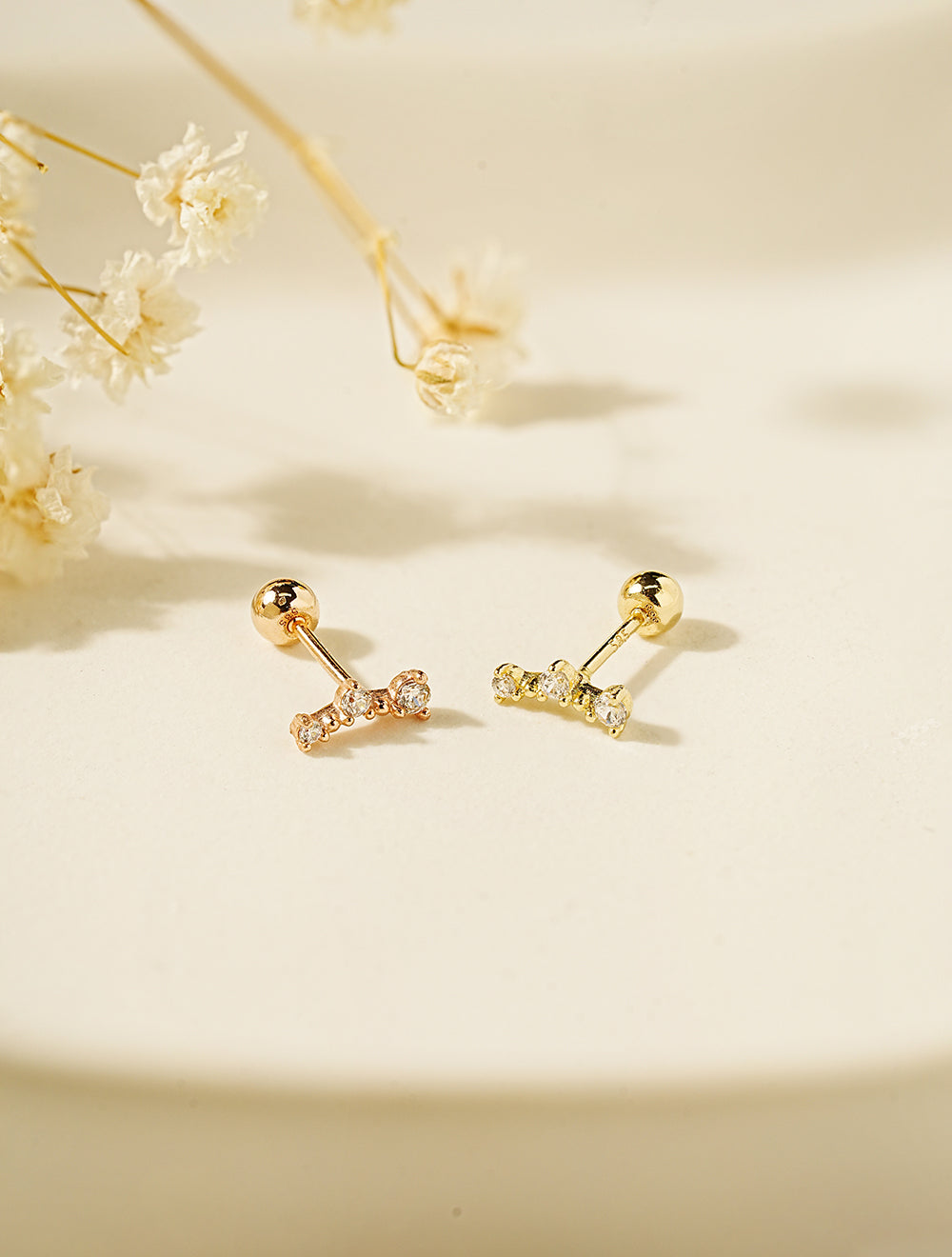 14K Gold Cresendo Tiara Cartilage Earring 20G