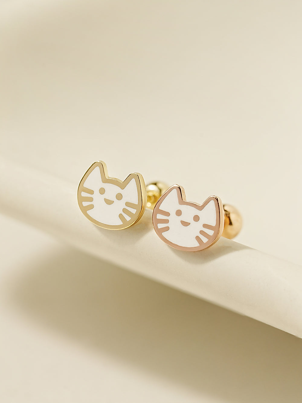 14K Gold Enamel Mild Cat Cartilage Earring 20G