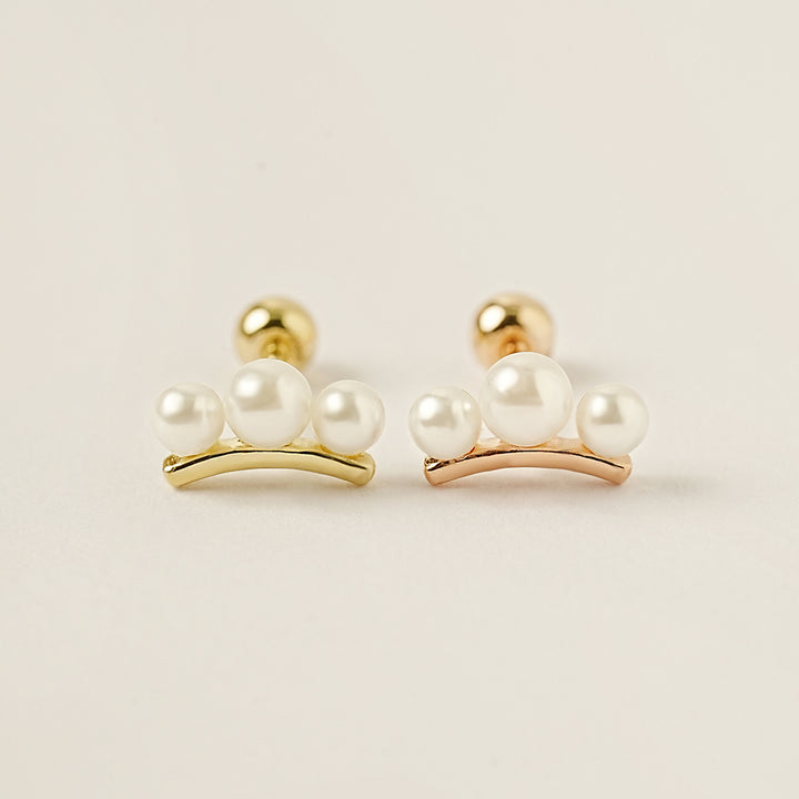 14K Gold Bloom Pearl Cartilage Earring 20G