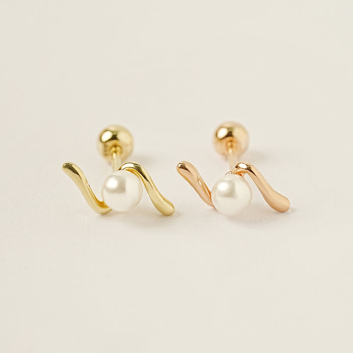 14K Gold Twister Pearl Cartilage Earring 20G