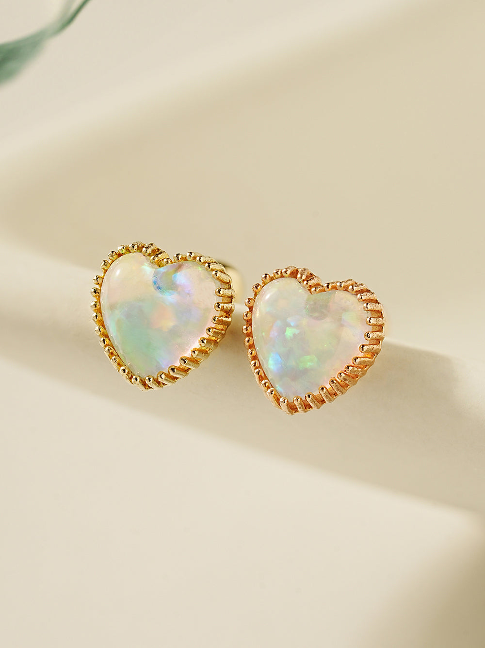 14K Gold Jelly Opal Heart Earring 20G18G16G