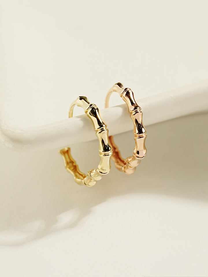 14K Gold Round Wave Hoop Earring