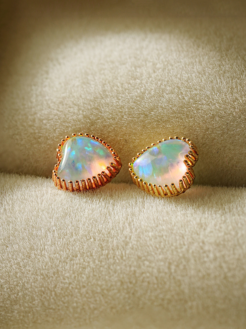 14K Gold Jelly Opal Heart Earring 20G18G16G