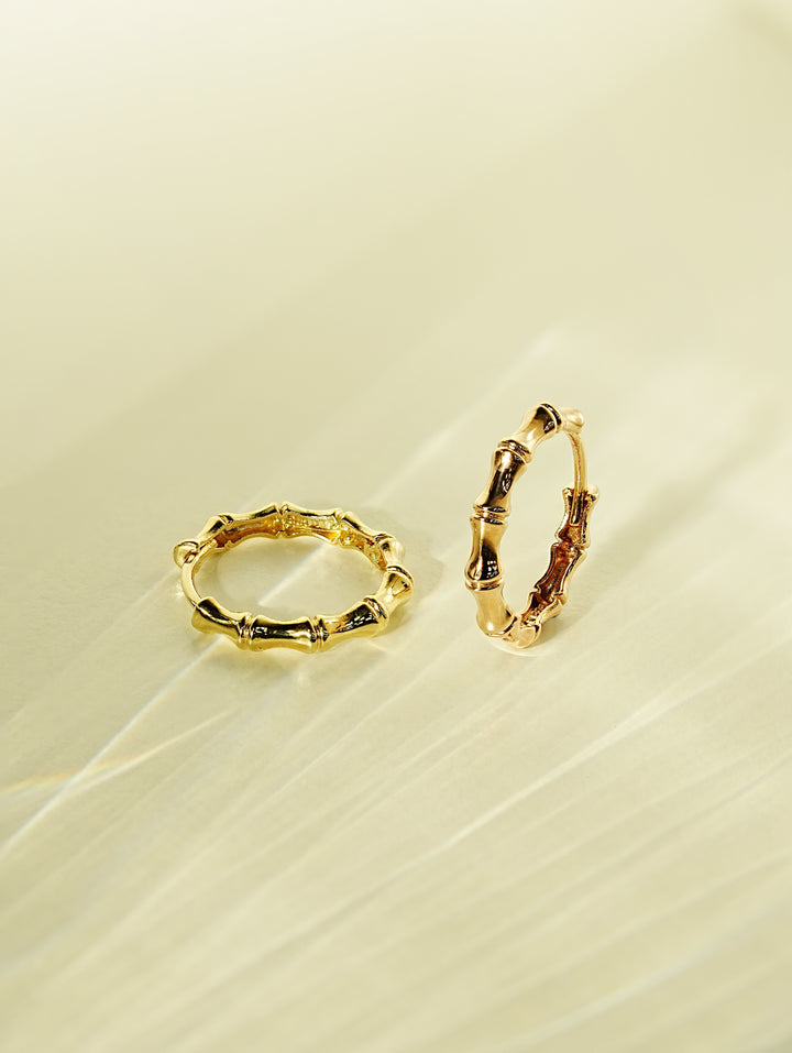 14K Gold Round Wave Hoop Earring