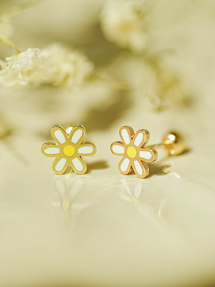 14K Gold Enamel Simple Daisy Cartilage Earring 20G