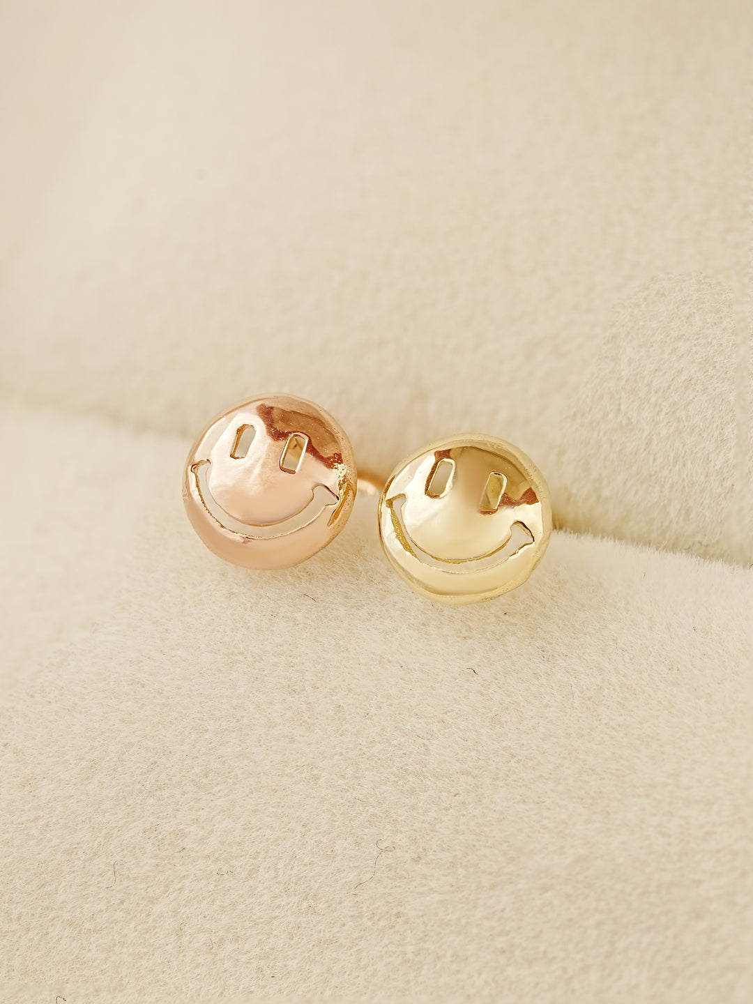 14K Gold Lucky Smile Cartilage Earring 20G