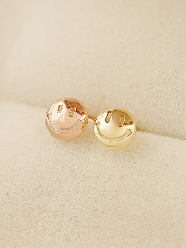 14K Gold Lucky Smile Cartilage Earring 20G