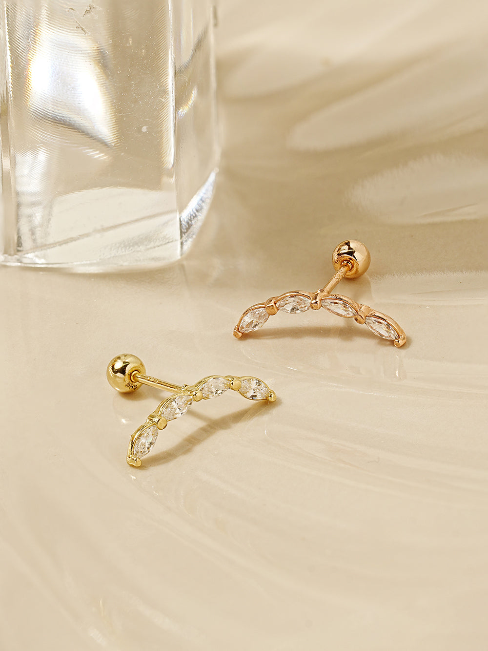 14K Gold Branch Cubic Cartilage Earring 20G