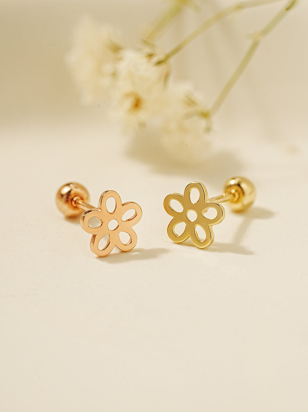 14K Gold Line Five Petals Cartilage Earring 20G