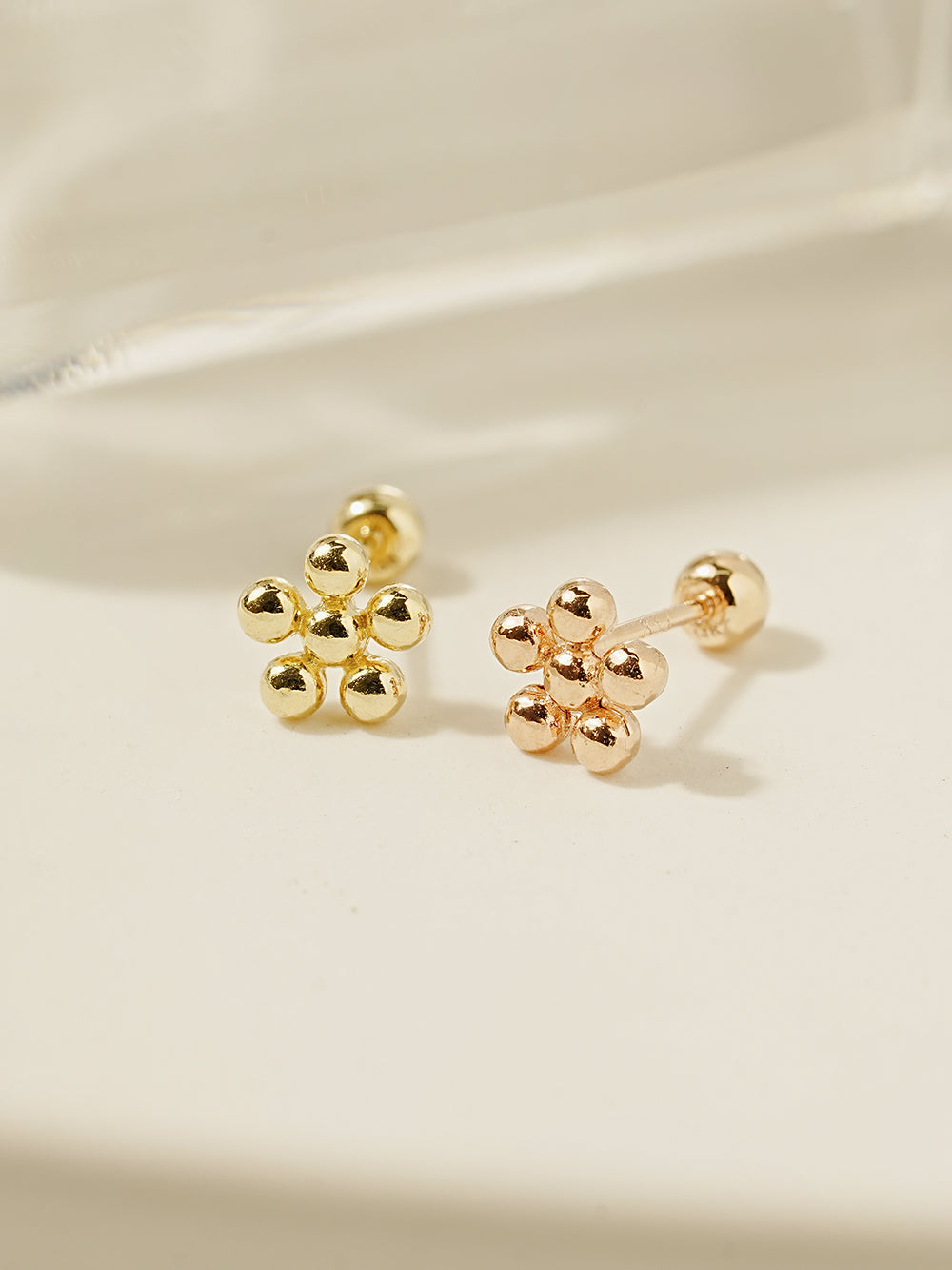 14K Gold Daily Ball Flower Cartilage Earring 20G