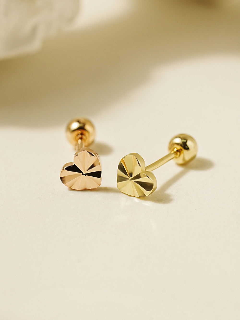 14K Gold Cutting Heart Cartilage Earring 20G