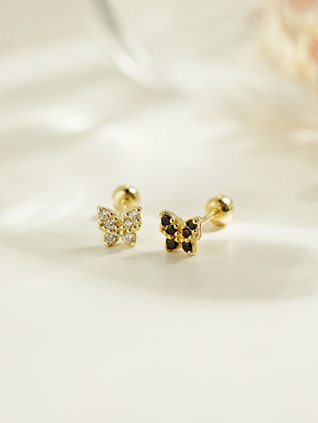 14K Gold Shining Butterfly Cartilage Earring 20G