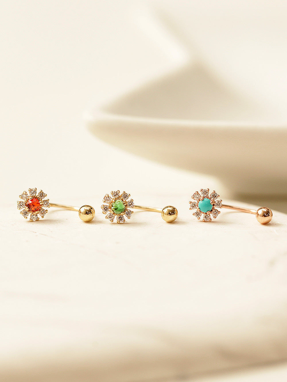 14K Gold Rose-Cut Daisy Curve Piercing 20G