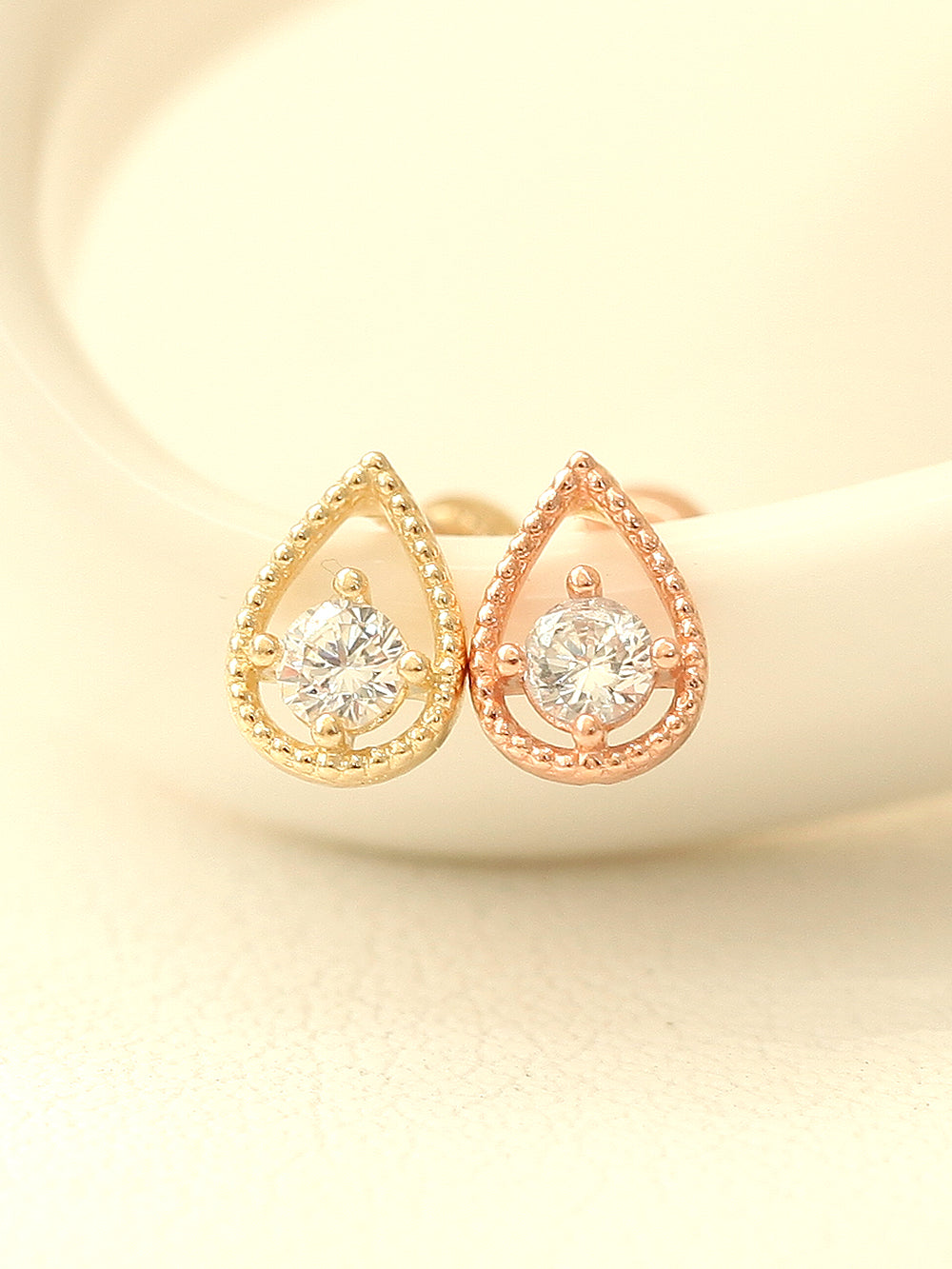 14K gold Mini Cubic Tear Drop cartilage earring 20g