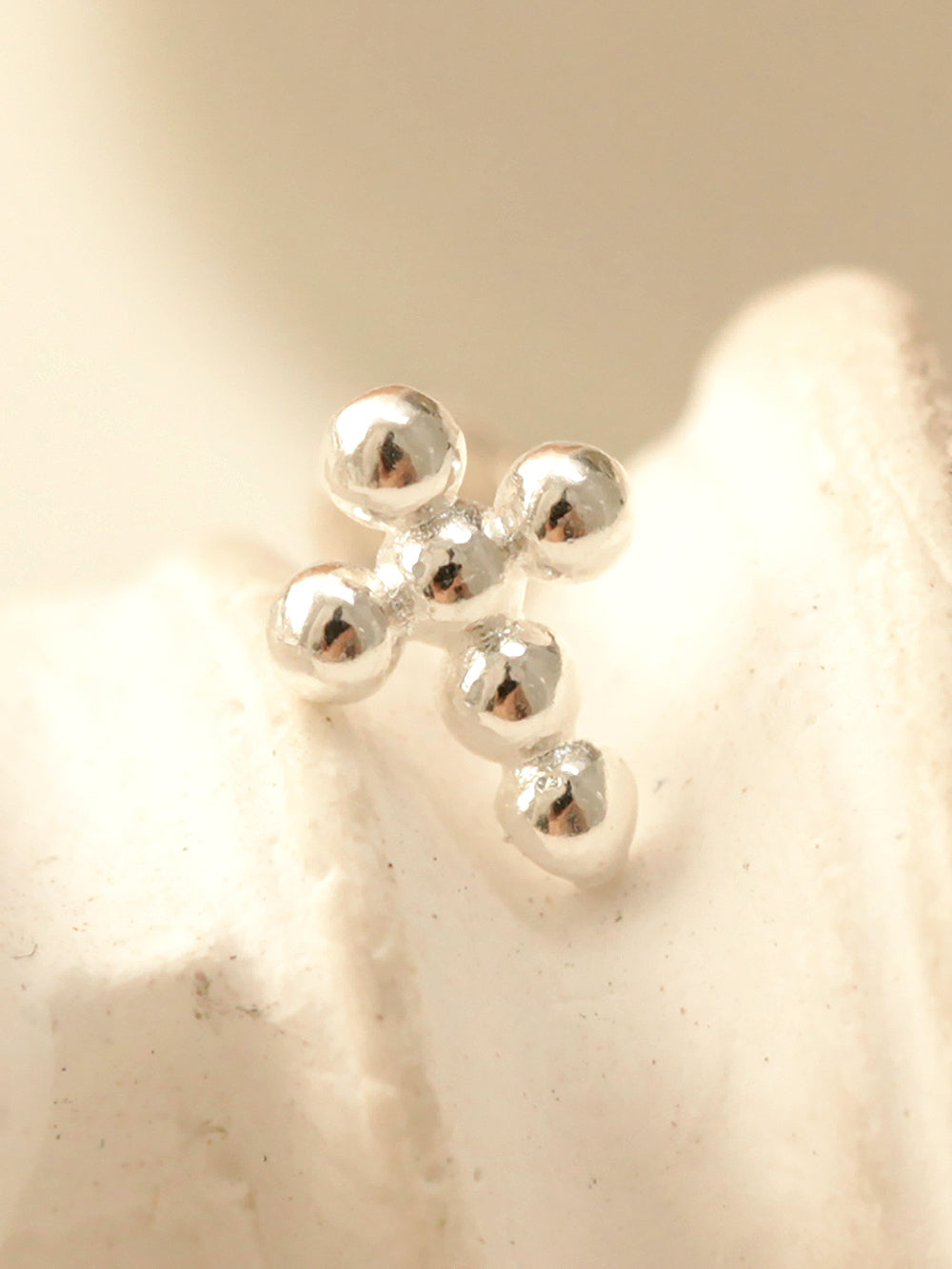 925 Silver Cross cartilage earring 20g