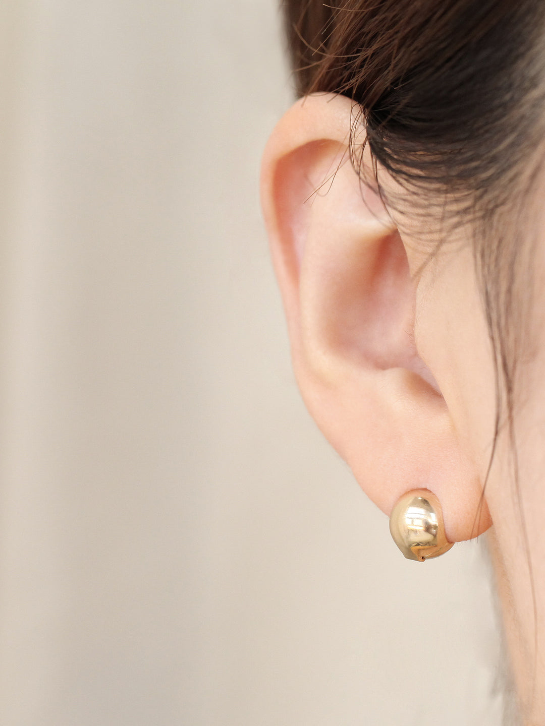 14K Gold Round Hoop Earring