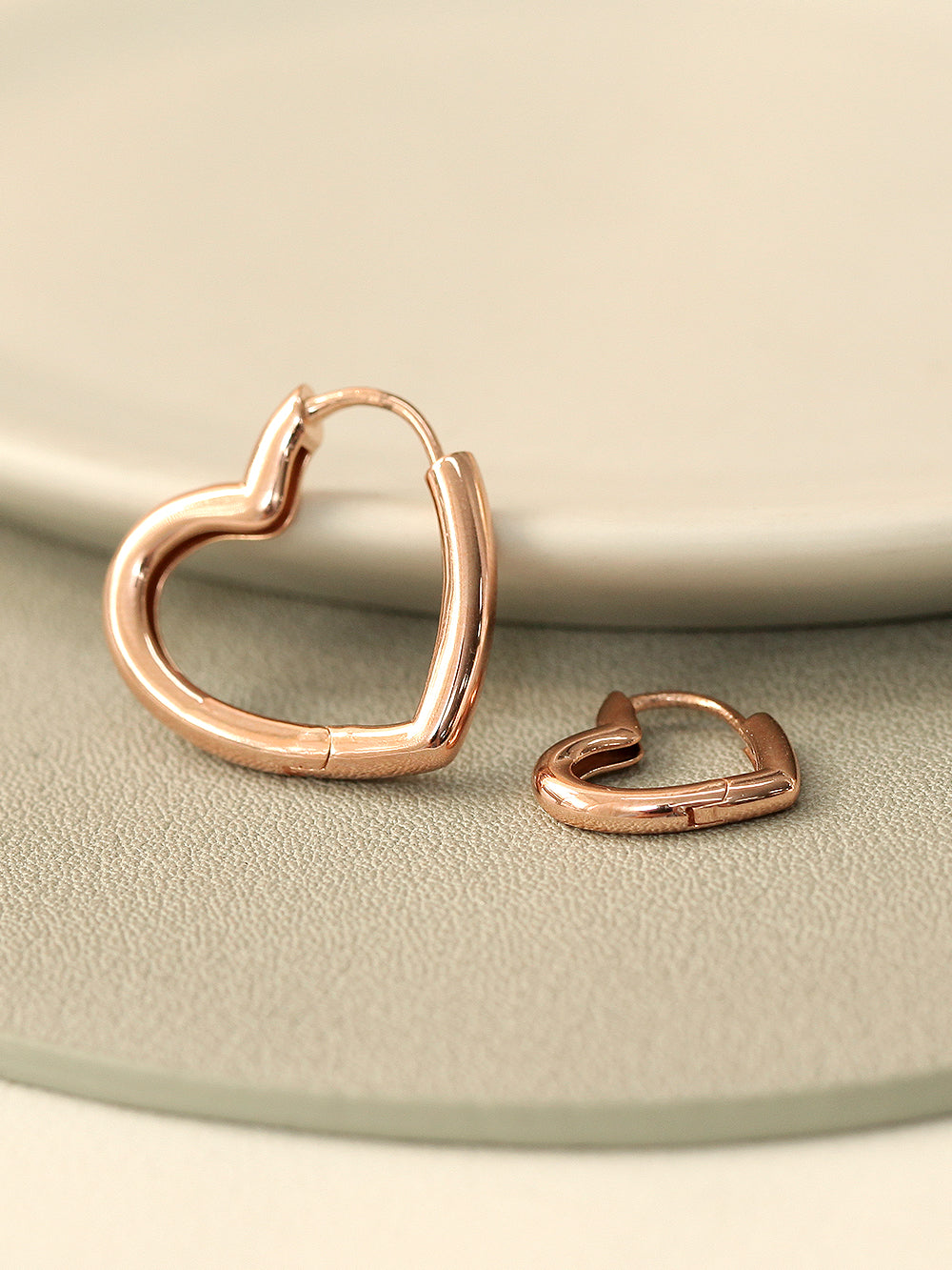 14K Gold Volume Heart Hoop Earring