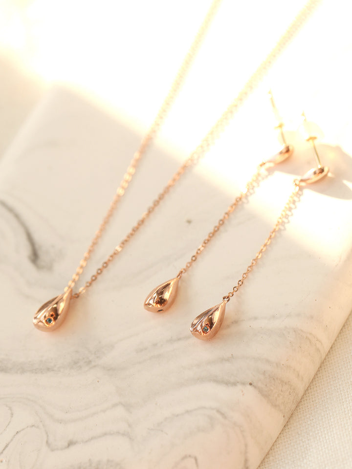 14K 18K Gold Teardrop Necklace