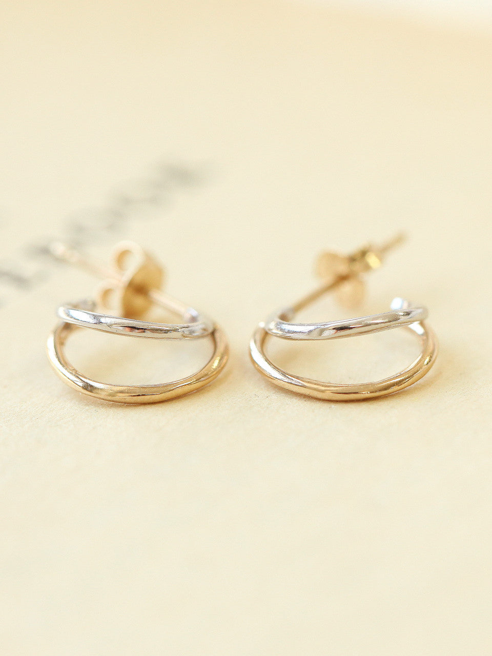 14K Gold 2Line Circle Hoop Earring