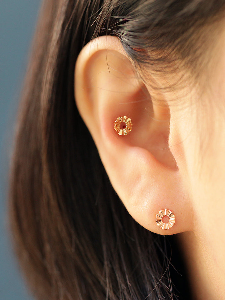 14K Gold Round Cutting Cartilage Earring 20G