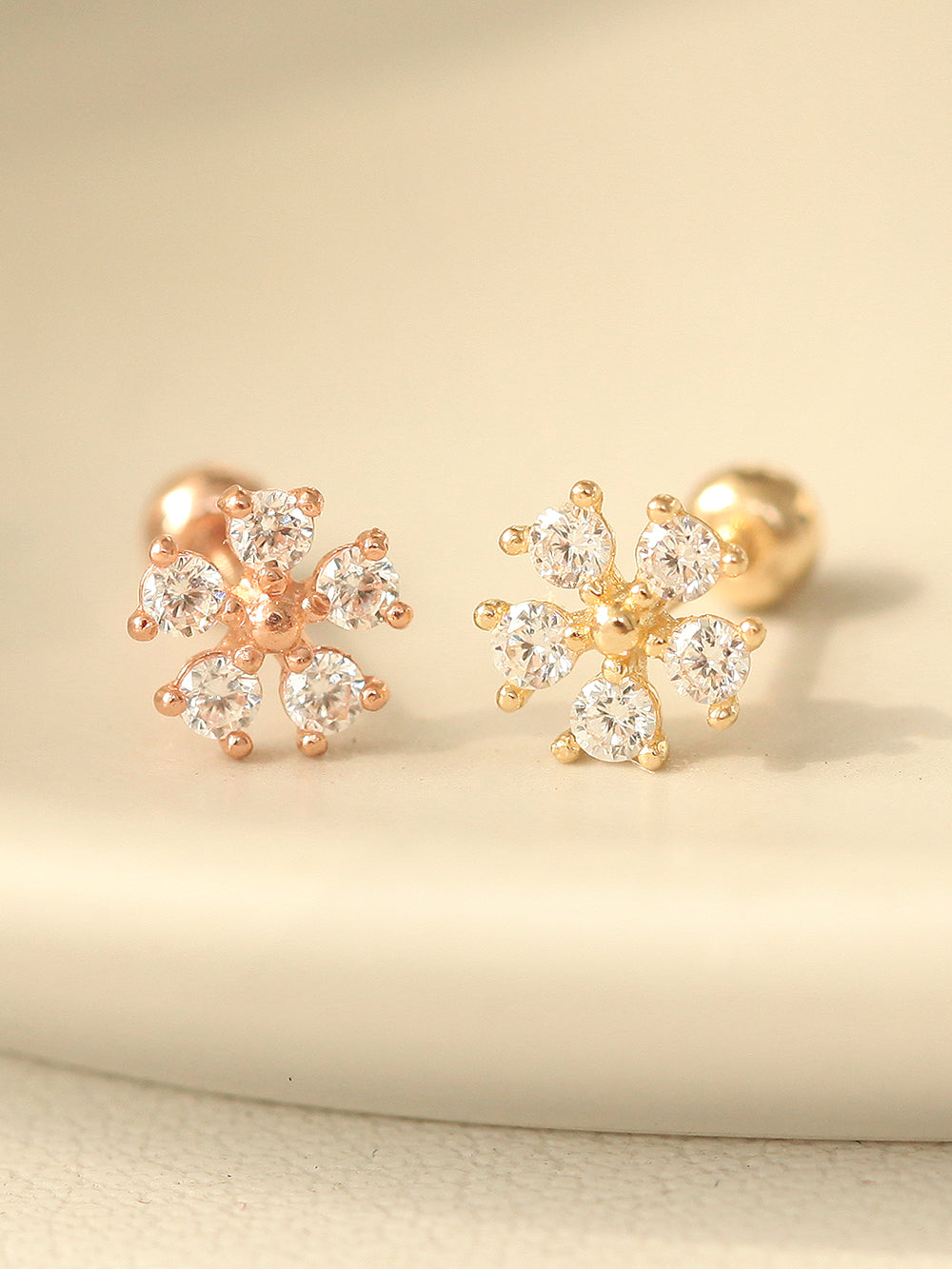 14K gold Mini Daisy Cubic cartilage earring 20g