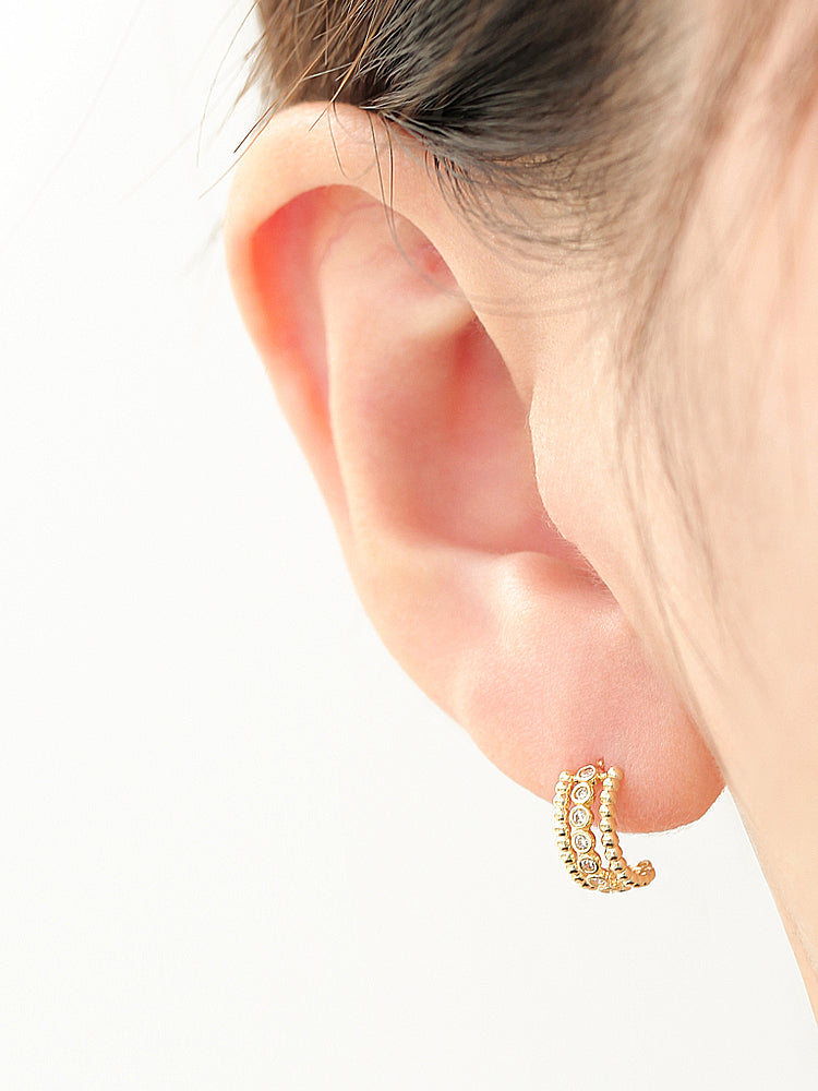 14K gold Bold Cubic cartilage earring 20g