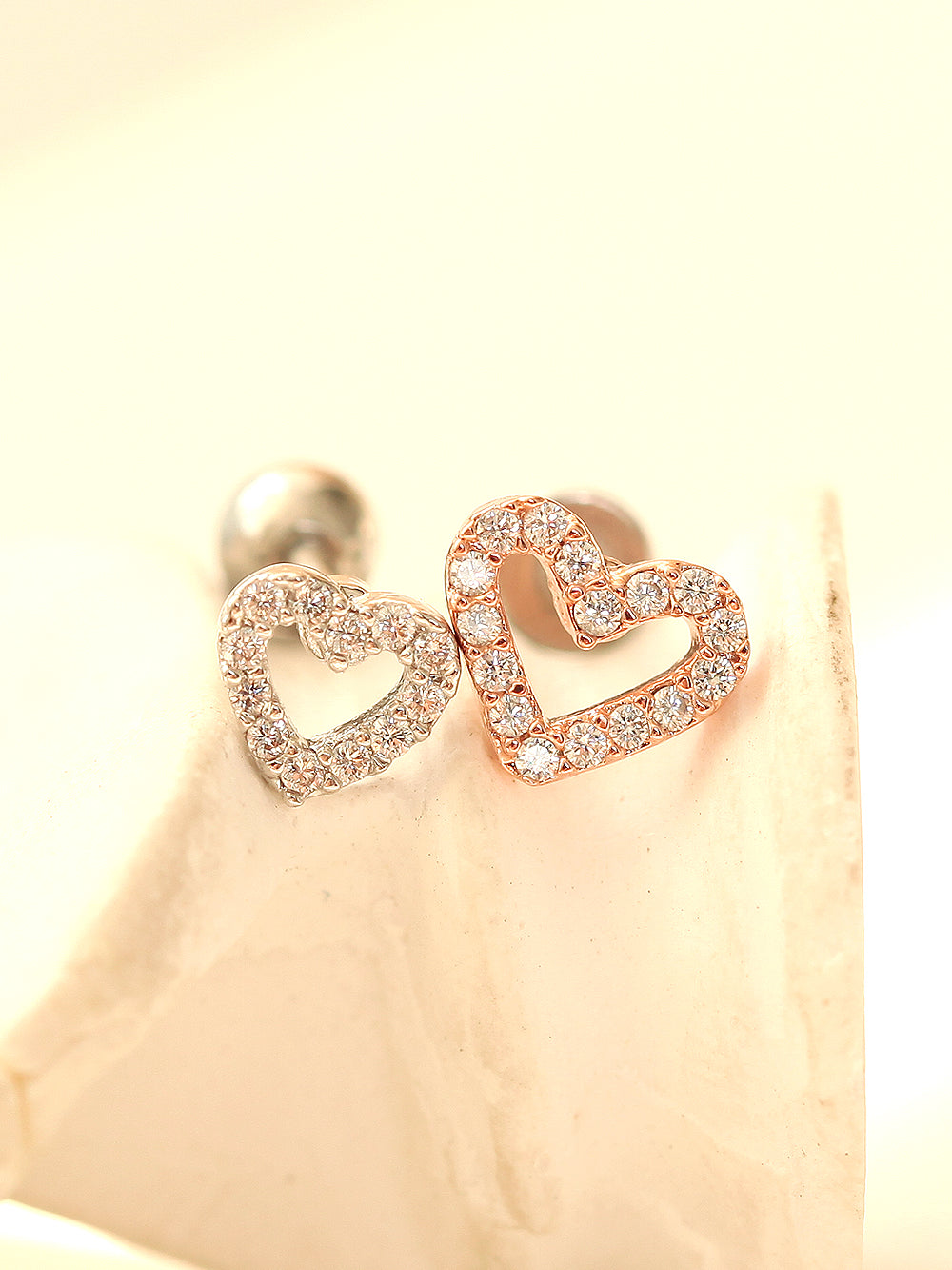 Dainty Open Heart Cartilage earring