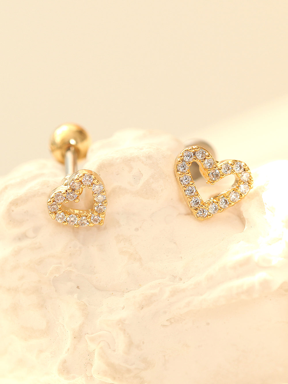 Dainty Open Heart Cartilage earring