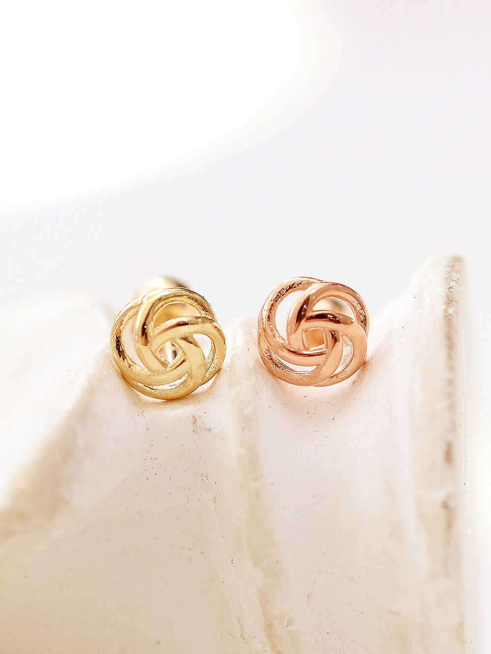 14K gold Tornado Ball cartilage earring 20g