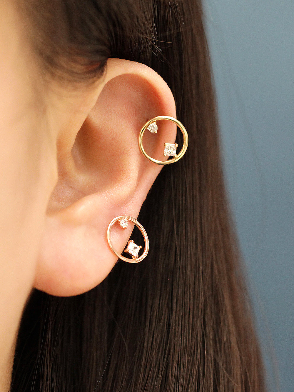 14K Gold Circle Point Cubic Cartilage Earring 20G18G