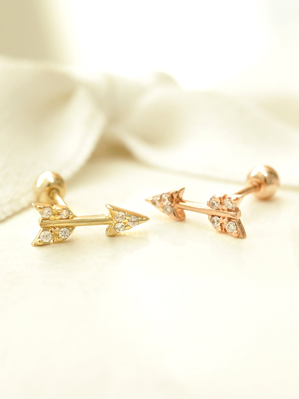 14K gold CUBIC ARROW cartilage earring 20g