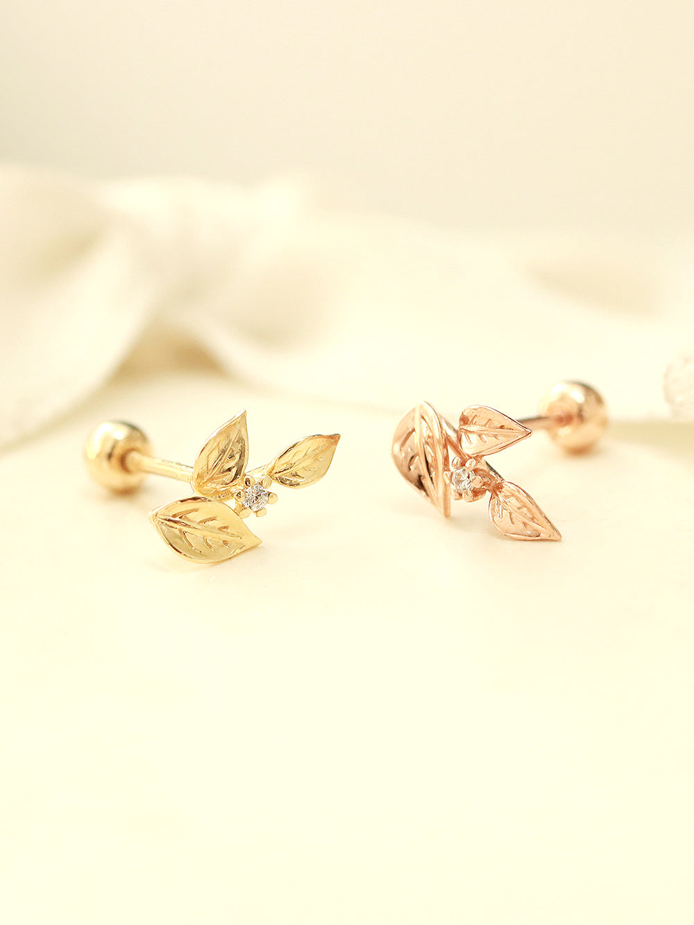 14K Gold Leaf Cartilage Earring 20G