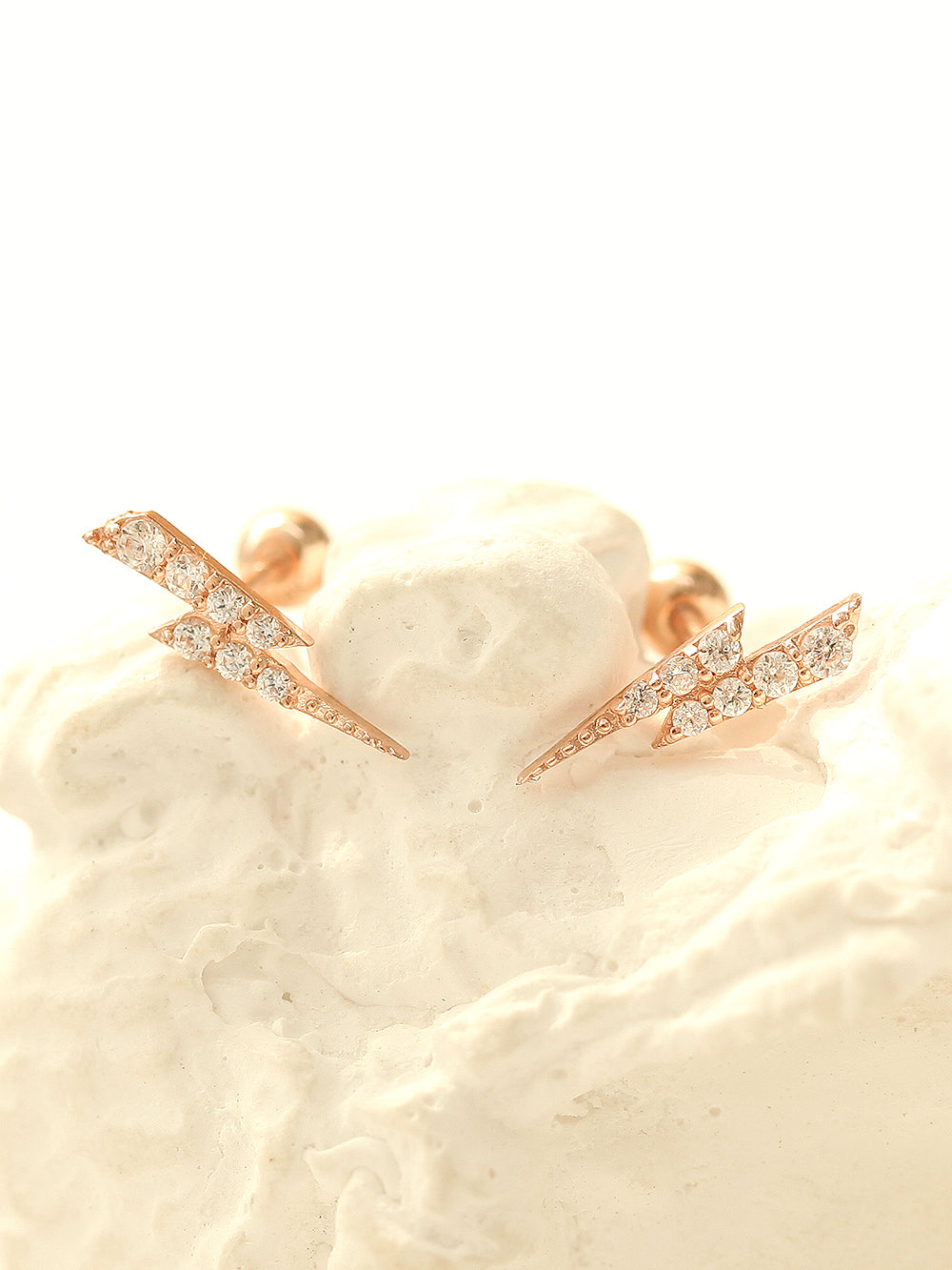 14K gold Cubic Thunder cartilage earring 20g