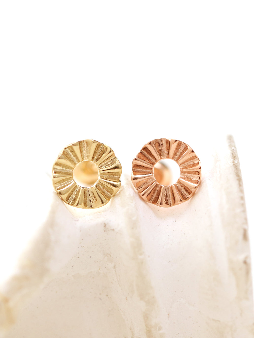 14K Gold Round Cutting Cartilage Earring 20G