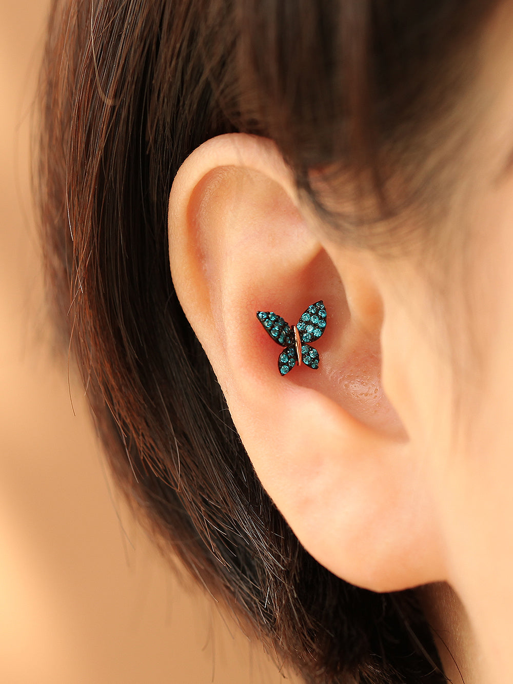 14K gold Bling Blue Butterfly cartilage earring 20g