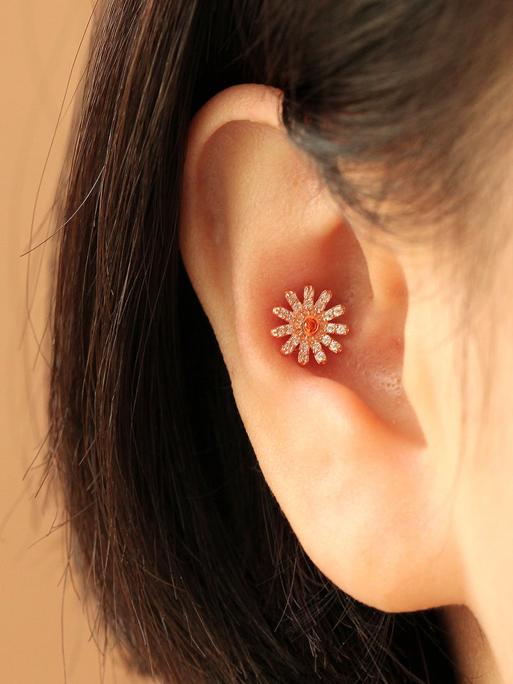 14K gold Cubic Daisy cartilage earring 20g