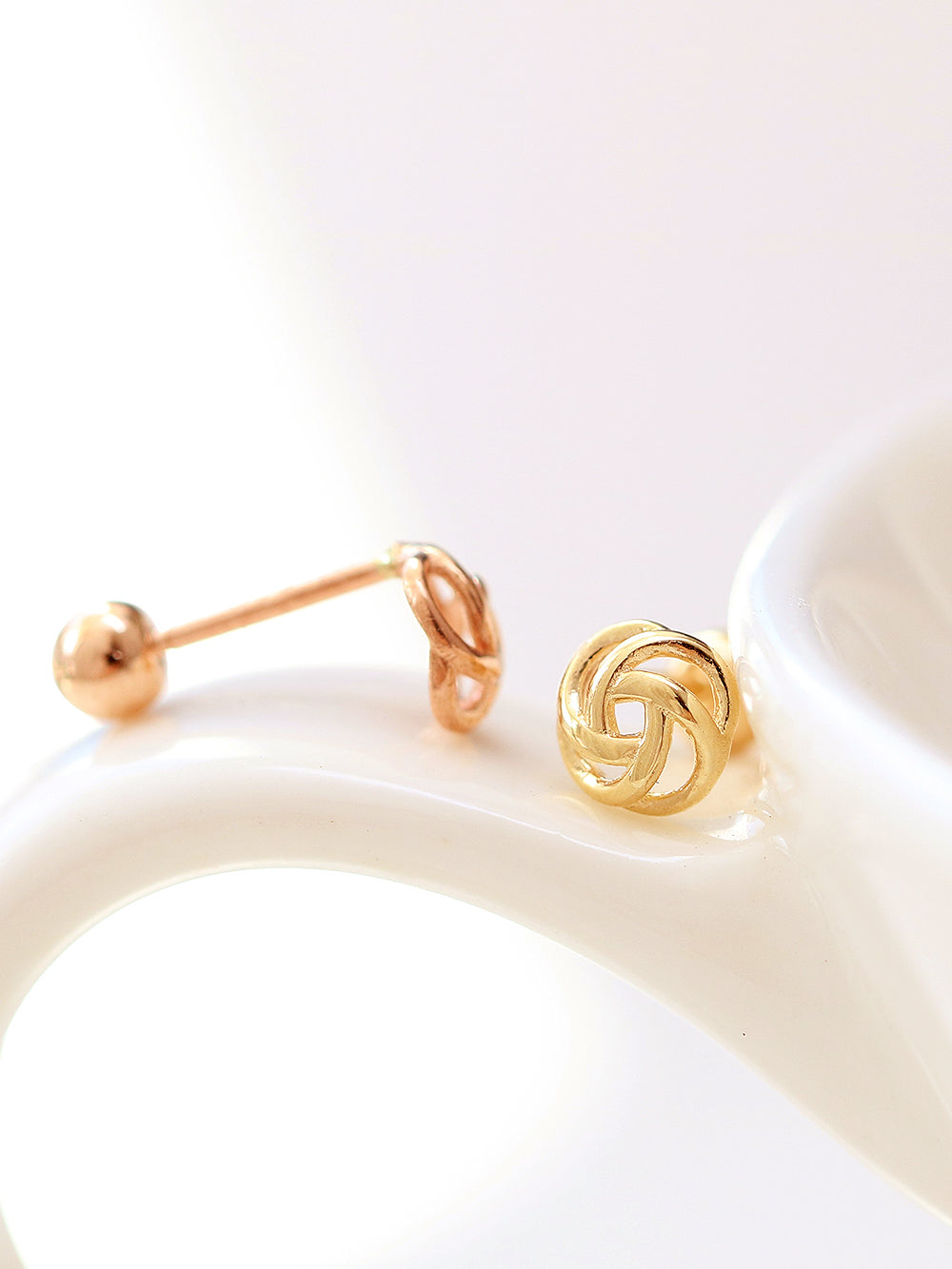 14K gold Tornado Ball cartilage earring 20g