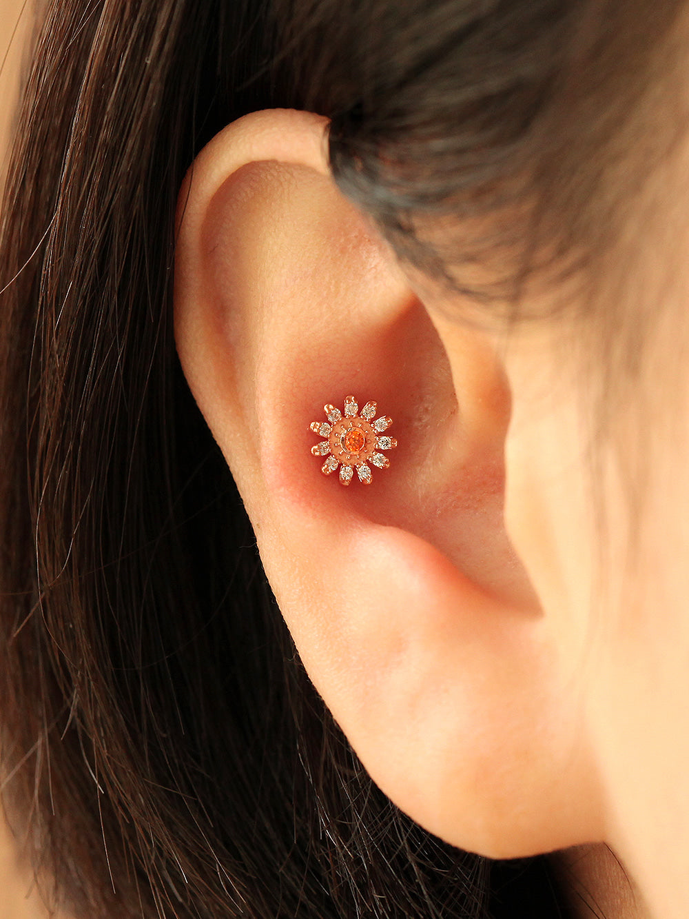 14K gold Cubic Daisy cartilage earring 20g