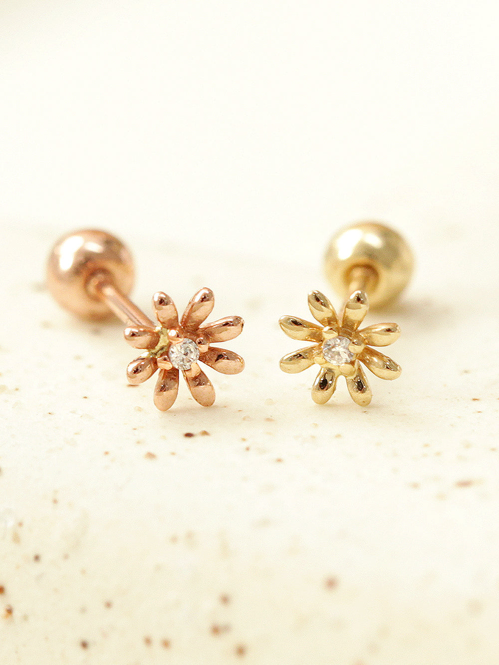 14K gold Mini Marguerite cartilage earring 20g