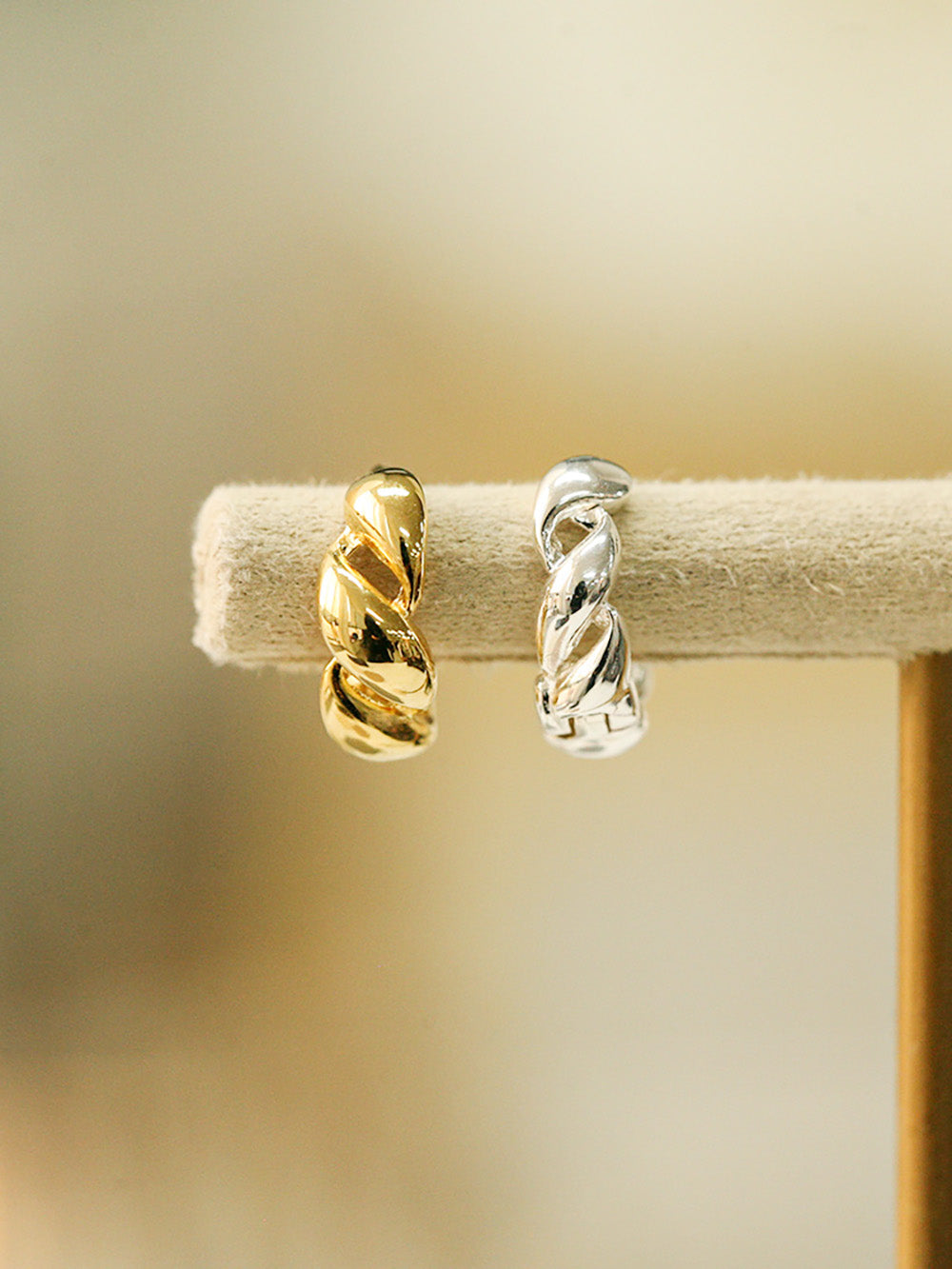 925 Silver Volume Twist Hoop Earring